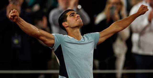 又伤了，对阵柏林联合时帕夫洛维奇的左大腿出现伤病