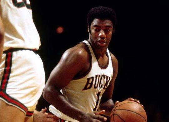 CBA季后赛对阵预测与焦点分析